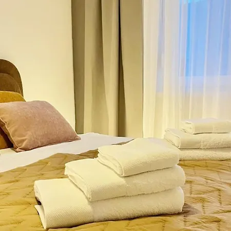 By Mare Apartment *