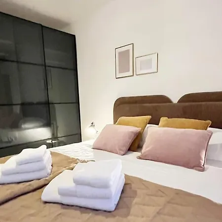 By Mare Free Garage Parking