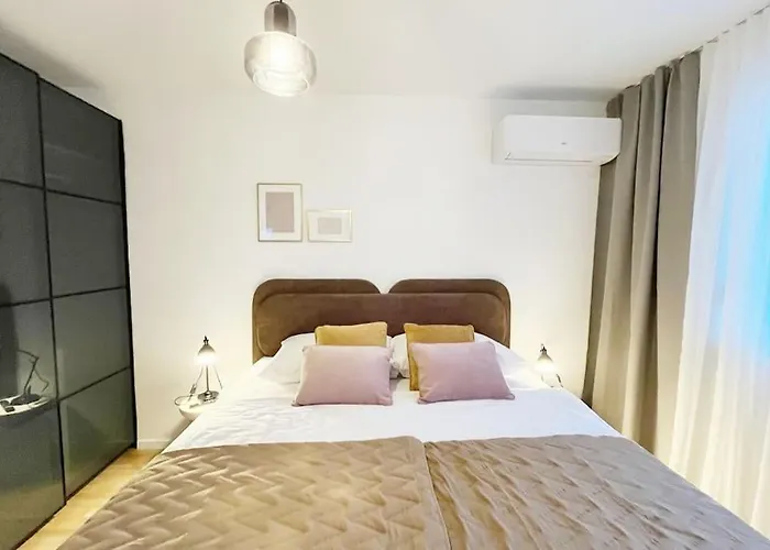 By Mare Free Garage Parking Zadar